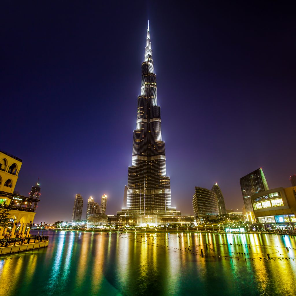 Бурдж халифа Дубай в сумерках