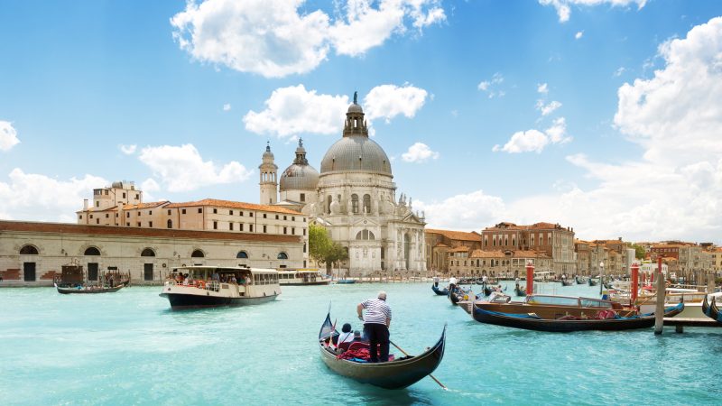 Гранд-канал и базилика Санта-Мария-делла-Салюте, Венеция, Италия