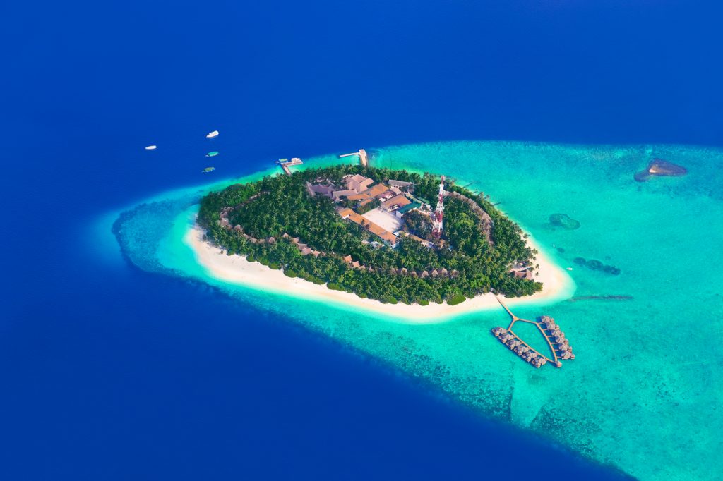 Тропический остров на Мальдивах